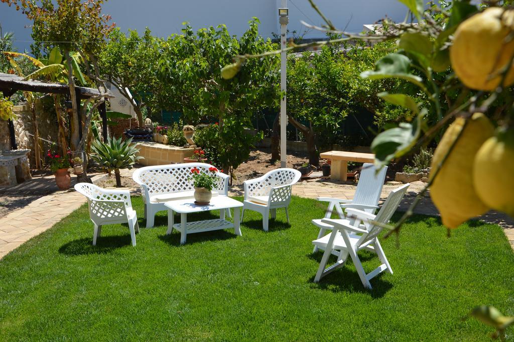 Guest House Al Giardino Dei Limoni Φαβινιάνα Εξωτερικό φωτογραφία